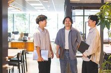 サイドワークから本業へ！金融メディアをチームで育てるマーケター