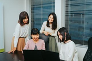 投資対象となる企業や投資先の価値・リスクを調査するデューデリジェンスにおいて、強みを発揮しています。